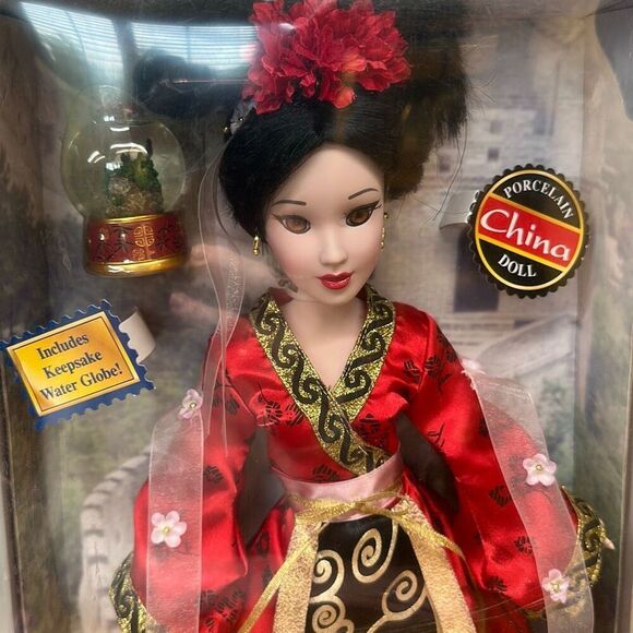 Brass Key Cultured Keepsakes Porcelain China Doll 2006 Collector's - Picture 2 of 7